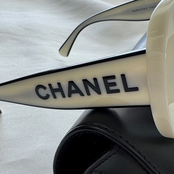 CHANEL Bold White Sunglasses - Picture 3 of 8